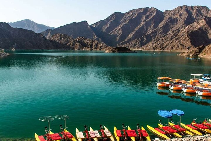 Explore stunning waters and majestic mountains during the Hatta Mountain Tour. Ideal for adventure seekers enjoy kayaking while surrounded by breathtaking landscapes and create lasting memories.